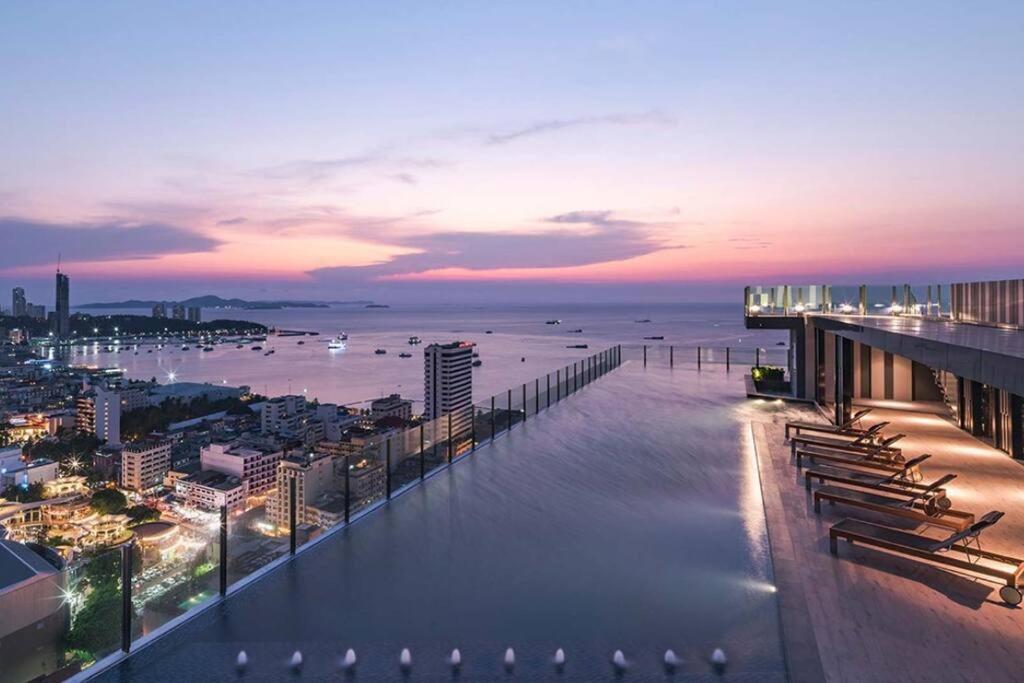 The Base Condo Center Of Pattaya Rooftop Swimming Pool Exterior foto