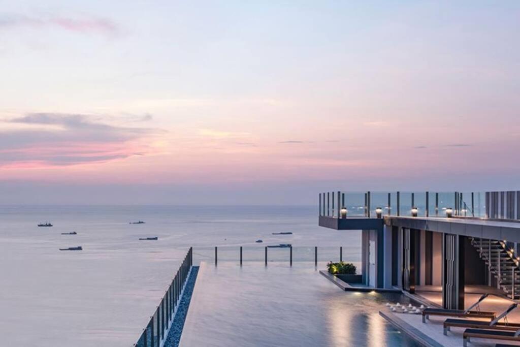 The Base Condo Center Of Pattaya Rooftop Swimming Pool Exterior foto
